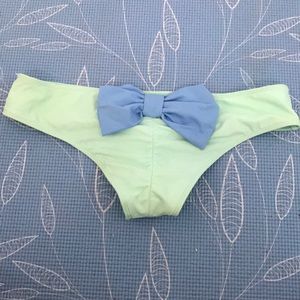 hollister cheeky bottoms